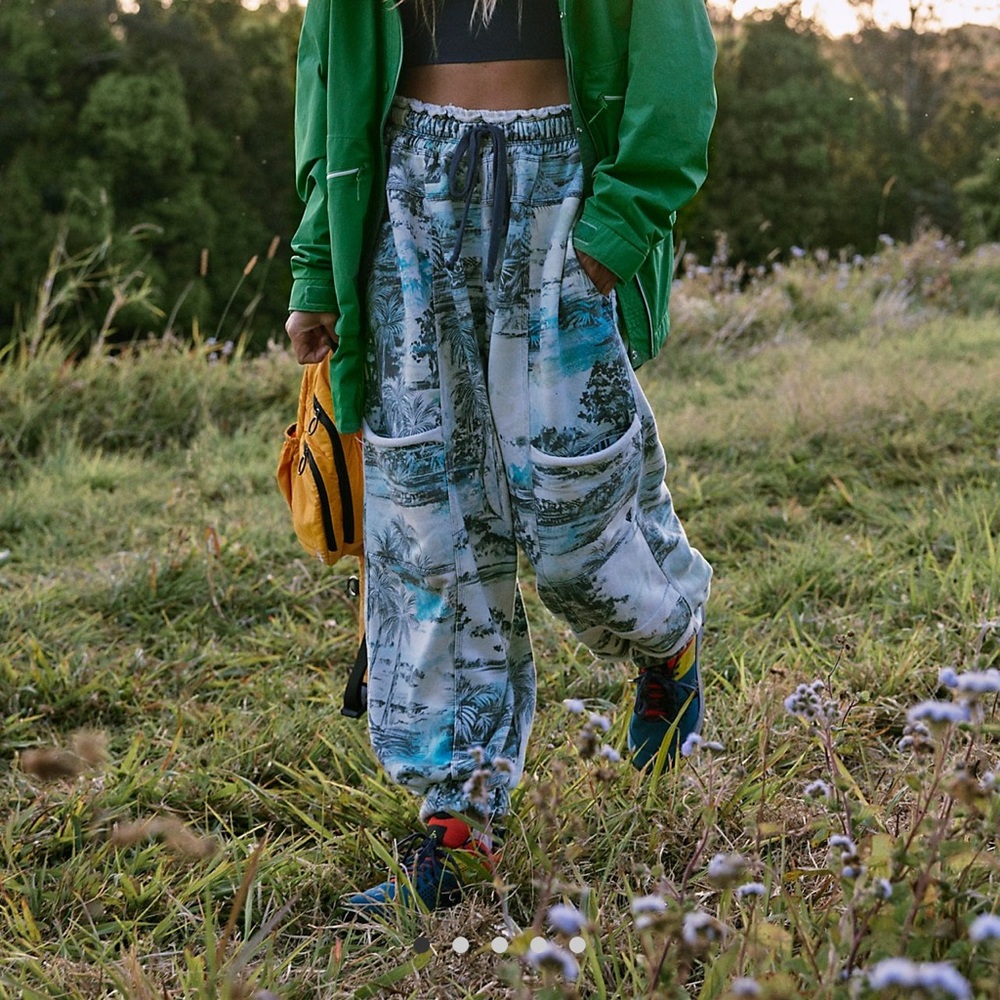 This feeling joggers.